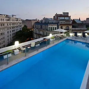 κάντε κράτηση εδώ